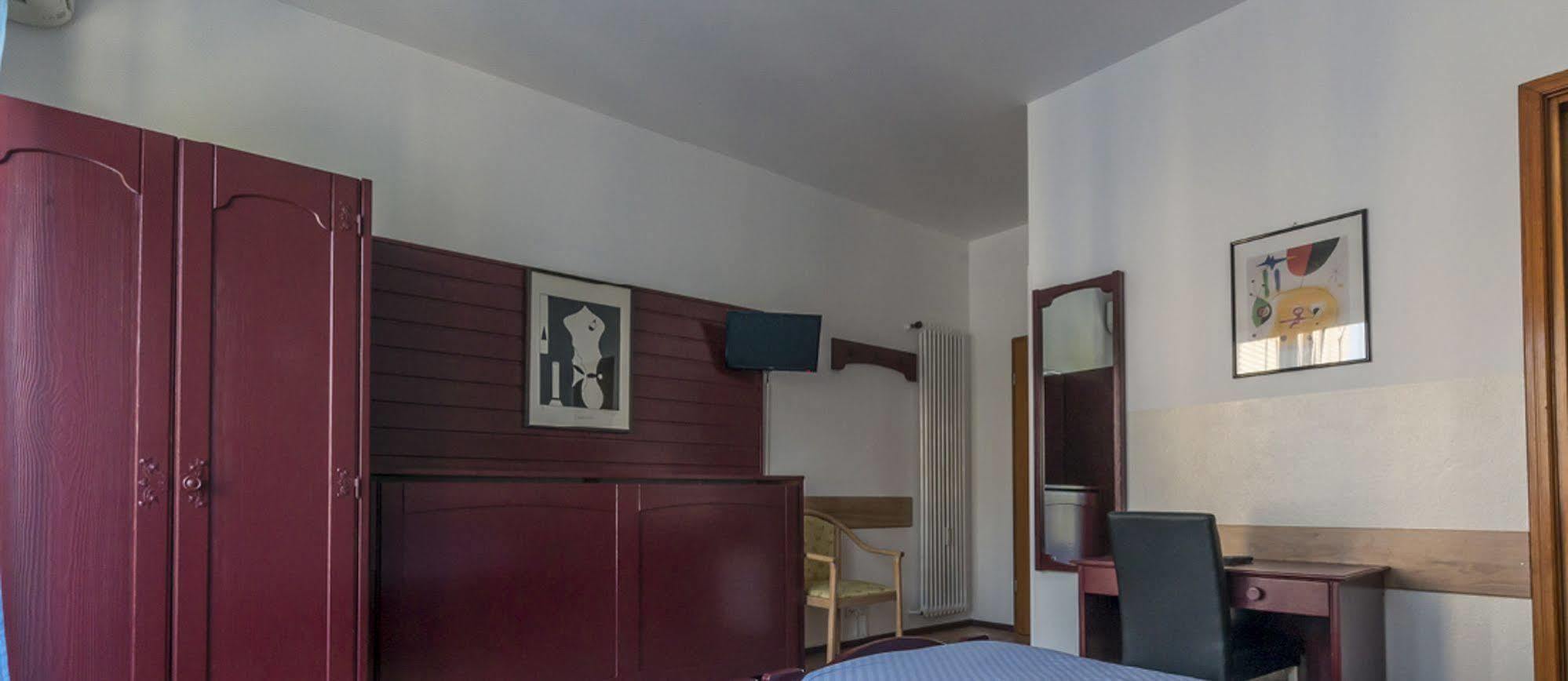 Besso Center Hotel 2*
